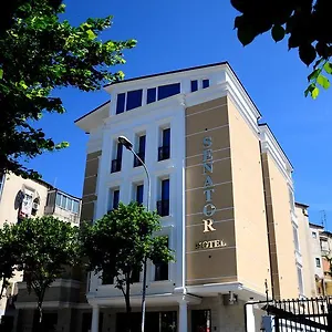 κάντε κράτηση εδώ